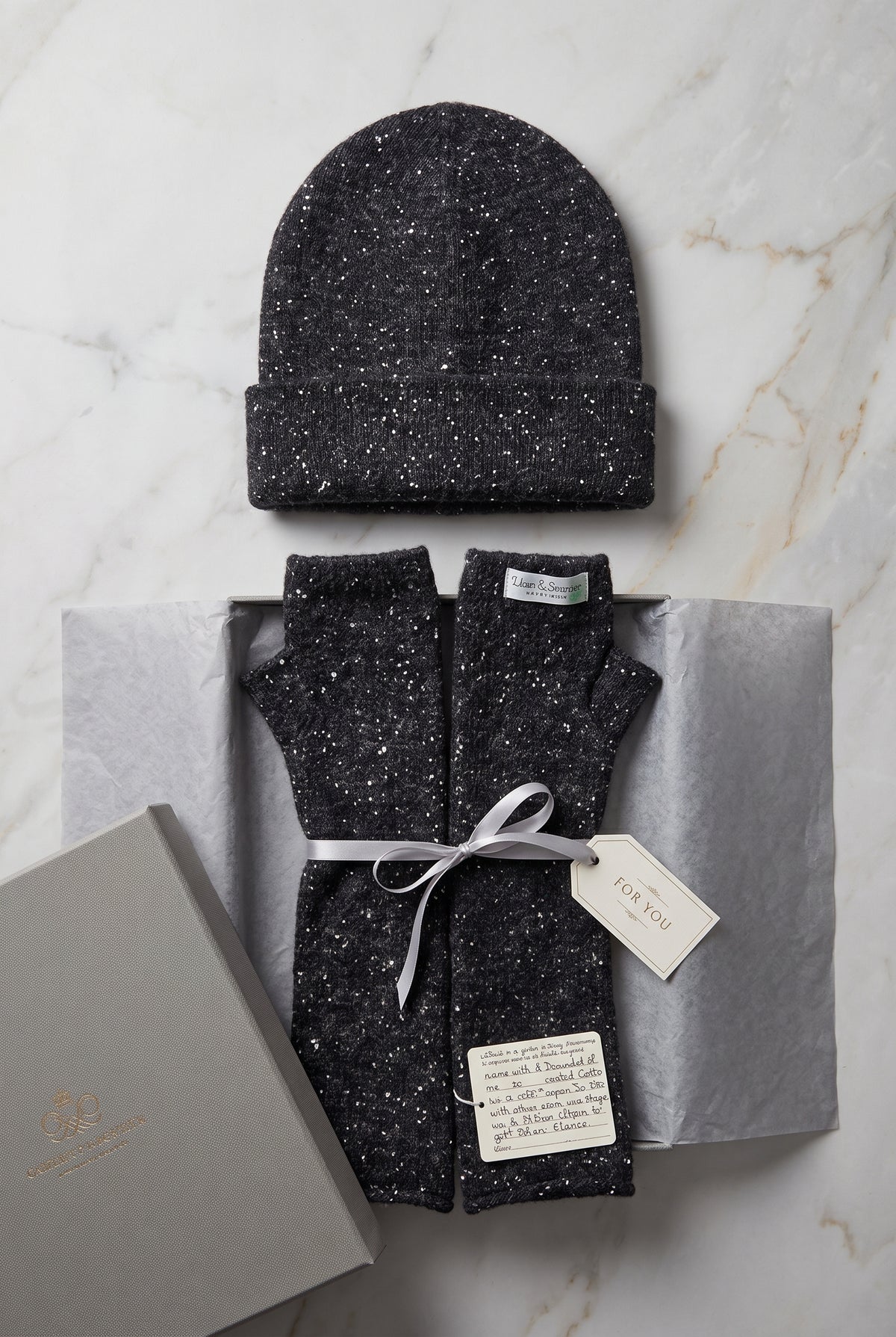 Sequins armwarmers and beanie giftset